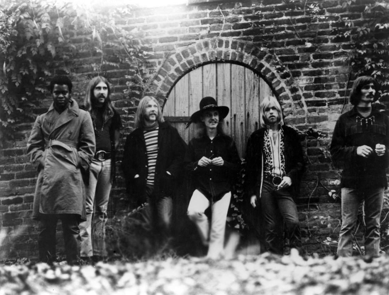 The Allman Brothers Band leta 1969, kmalu po ustanovitvi. Njihov slog glasbe, dva bobnarja, pa improvizacije, ki so pesmi raztegnile tudi na pol ure, so jih postavili na zelo posebno mesto glasbene zgodovine.
