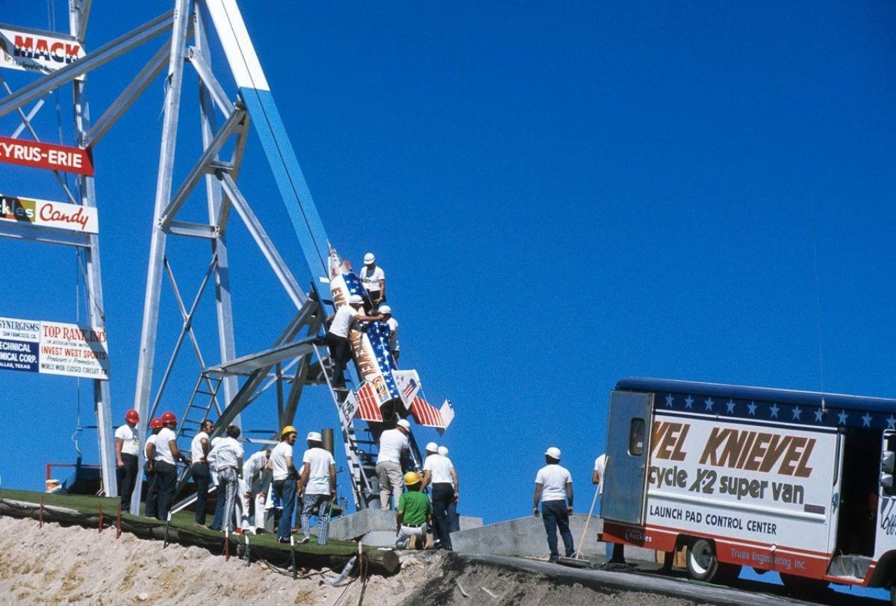 Pred 52 leti je Evel Knievel z raketo poskusil preskočiti kanjon